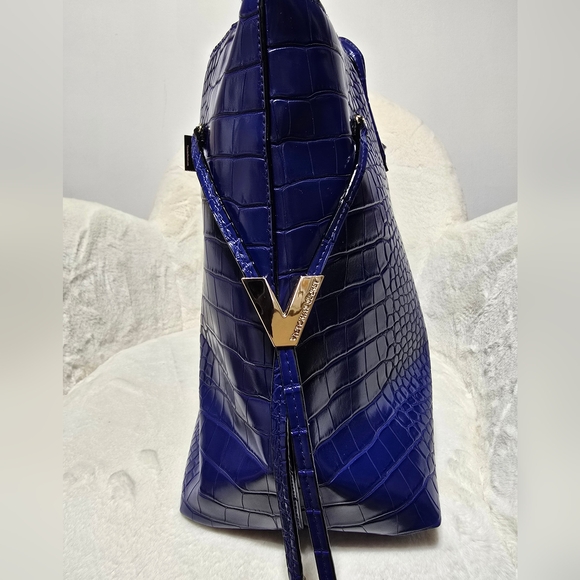 VICTORIA SECRET Carry All Sapphire Croc Tote. - Picture 5 of 6